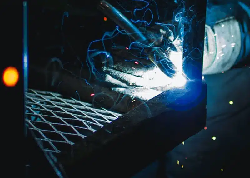 Serramentista-per-produzione-e-posa-Milano